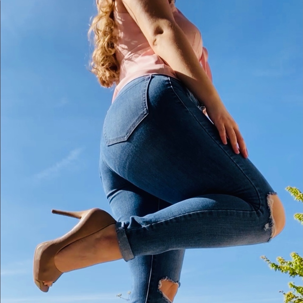 Gianni Bini tan heels